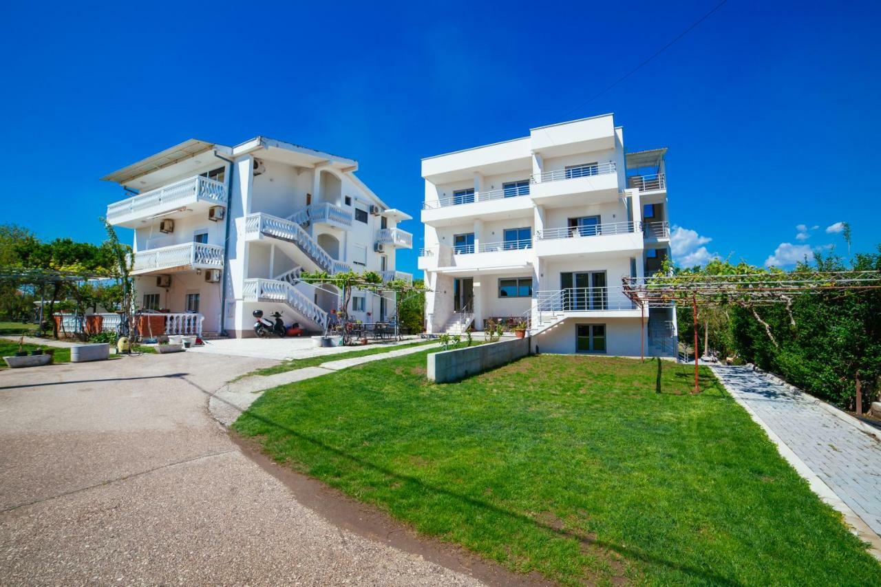ウルツィニ Adriatica Sea & Sun Bed & Breakfast エクステリア 写真